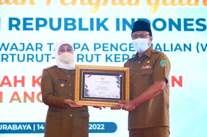 
Dua Kali Berturut-turut Raih WTP, Pemkot Pasuruan Terima Penghargaan dari Kemenkeu RI