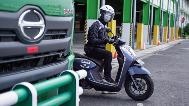 
Cari_Aman Saat Berkendara di Jalan, Kenali Potensi Bahayanya