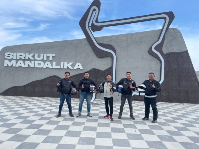 
6 Bikers Komunitas Honda Jatim Ikuti CBR Track Day 2022 di Sirkuit Mandalika