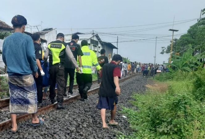 
Pelajar di Pasuruan Tewas Ditabrak KA Sri Tanjung