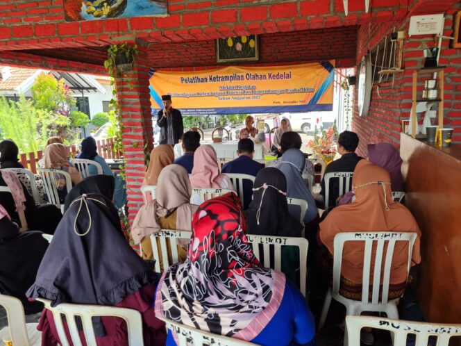 
Pemkab Probolinggo Berikan Pelatihan Ketrampilan Olahan Kedelai