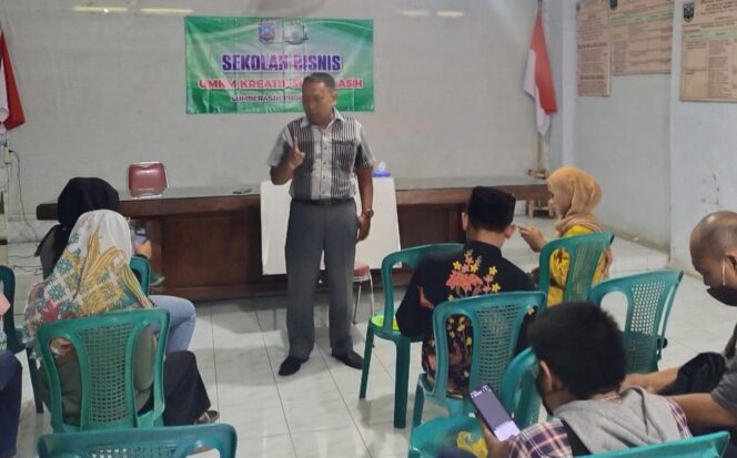 
GM Kabarpas Jadi Pemateri dalam Sekolah Bisnis untuk Pelaku UMKM di Probolinggo