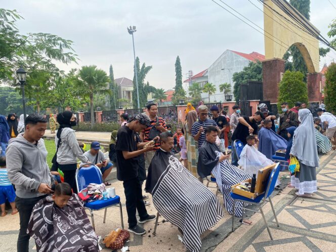 
Garda Bangsa Pasuruan dan Kobarpas Gelar Aksi Cukur Amal untuk Korban Gempa Cianjur