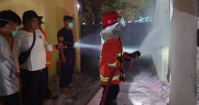 
Diduga Akibat Konsleting Listrik, Gudang Limbah Medis di RSUD Dr Soedarsono Terbakar