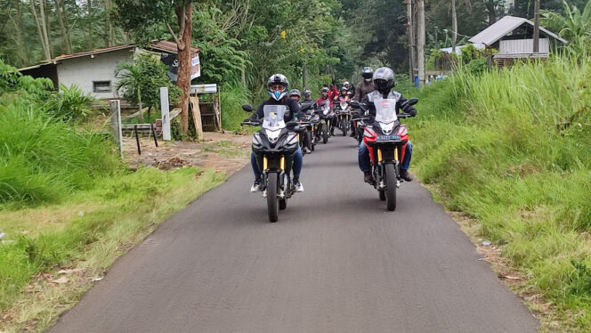 
Serunya Fun Riding Bikers Honda CB150X, dari Main Games hingga Deklarasi Komunitas