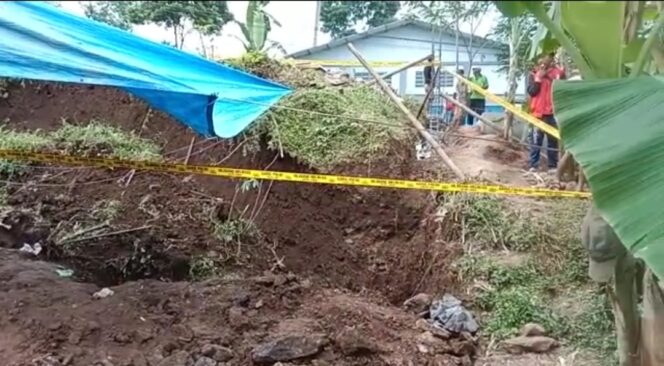 
4 Pekerja Bangunan Tertimpa Longsor Saat Pondasi Rumah di Probolinggo, 1 Orang Tewas