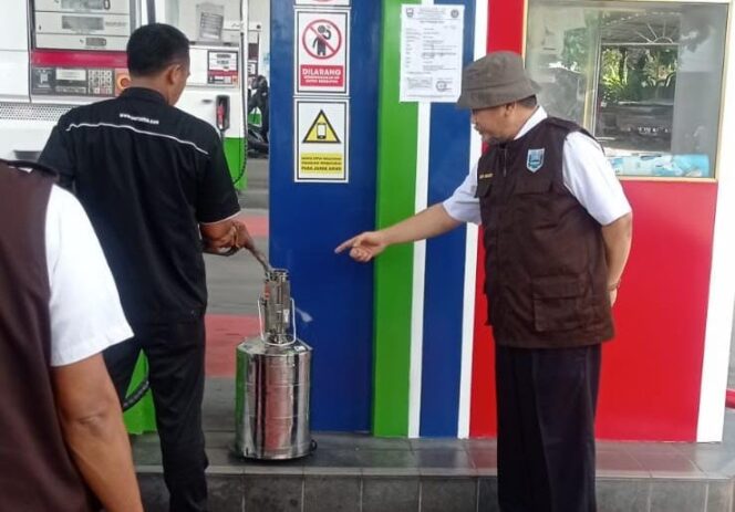 
Selama Nataru, DKUPP Probolinggo Lakukan Pengawasan PUBBM SPBU