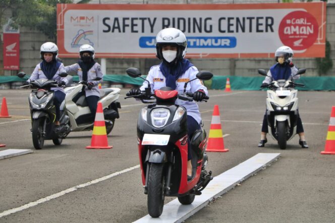 
Serunya #Cari_Aman Bersama Srikandi Dishub Kota Surabaya