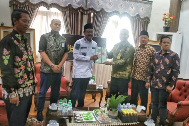 
Selamatkan Aset, Pemkot Pasuruan Terima Sertifikat 241 Bidang Tanah