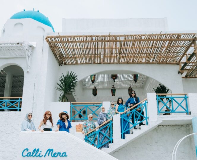 
Calli Mera, Resto Nuansa Pegunungan Usung Little Santorini Yunani