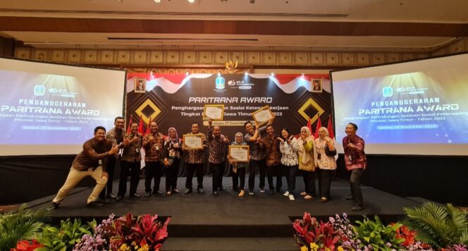
Tiga Perusahaan Binaan BPJamsostek Pasuruan Pandaan Raih Paritrana Award 2022 Tingkat Jatim