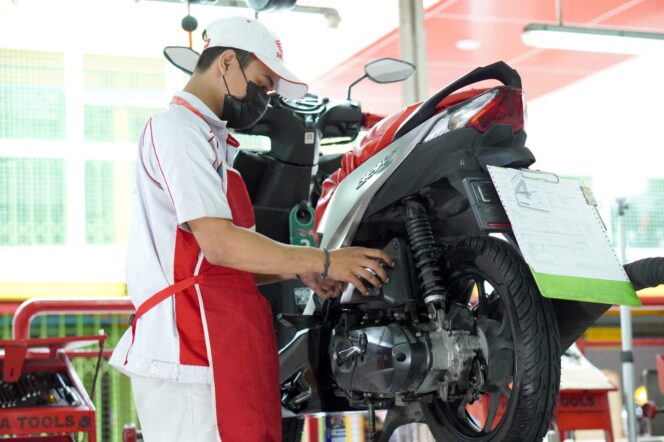 
Januari Hepi dengan Perawatan Motor Berkala