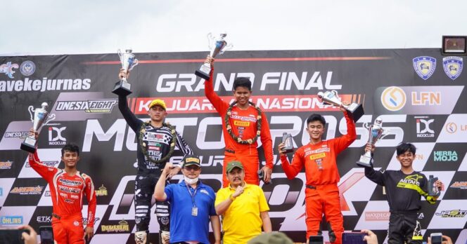 
Crosser Astra Honda Dominasi Gelar Juara di Kejurnas Motocross 2022