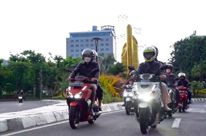 
Ga Asal Berboncengan, Begini Tekniknya Agar #Cari_Aman di Jalan Saat Rayakan Hari Valentine