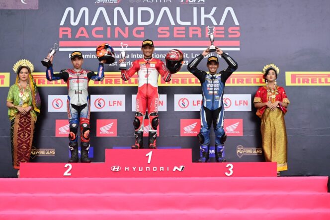 
Perdana Digelar, Pebalap Astra Honda Raih Podium Tertinggi di Kejurnas Mandalika