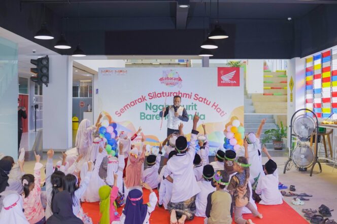 
MPM Honda Jatim Kolaborasi MPM Insurance Berbagi dengan Anak Yatim