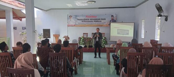 
Puluhan Wirausahawan Pemula Dapat Pelatihan Gratis Manajemen Keuangan