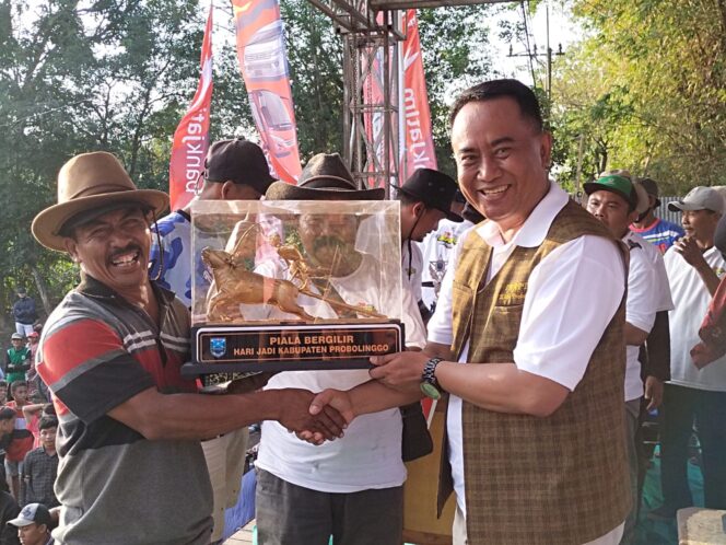 
Sekda Ugas Resmi Tutup Lomba Kerapan Sapi Bupati Cup 2023