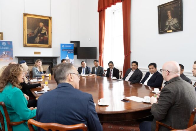 
UIII Buka Pendaftaran Beasiswa Program Bergelar Ganda, Simak Ini Persyaratanya…