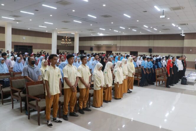 
Pelajar di Probolinggo Antusias Ikuti Workshop Tentang Bahaya Pernikahan Dini