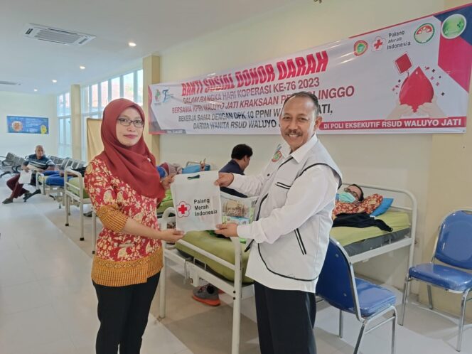 
Peringati Harkop ke-76, KPRI Waluyo Jati Gelar Bakti Sosial Donor Darah
