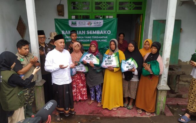 
PWNU Jatim Bantu Warga Terdampak Banjir Lahar Dingin Semeru