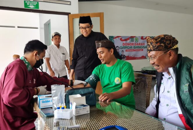 
Peduli Rakyat, Faisol Riza Apresiasi Donor Darah Massal Garda Bangsa Probolinggo