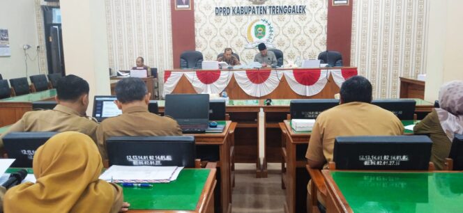 
Komisi III DPRD Trenggalek Gelar Raker Bersama OPD Mitra