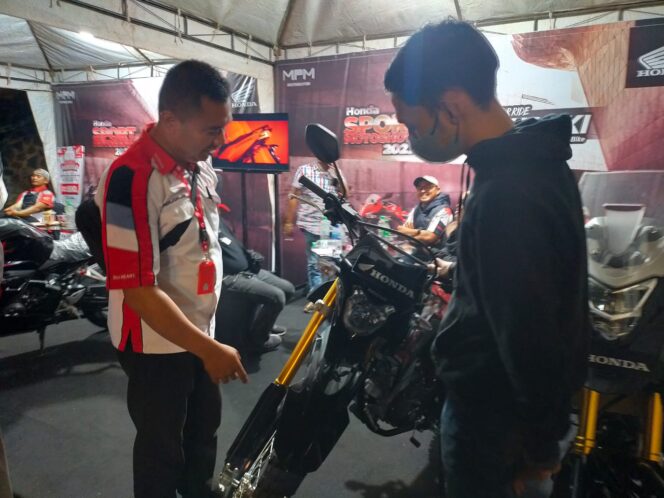 
Empat Ribuan Pengunjung Padati Honda Sport Motoshow