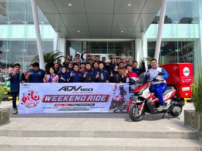 
Konsumen dan Komunitas Honda ADV Malang Weekend Seru Sambil Berbagi