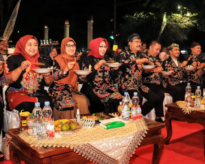 
Pemkot Gelorakan Rawon Sate Komo Sebagai Salah Satu Makanan Khas Kota Pasuruan