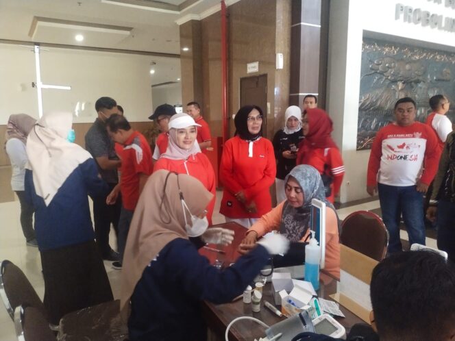 
Peringati Bulan Bakti ke-63, Karang Taruna Probolinggo Gelar Baksos