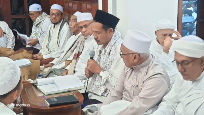 
Haul Mbah Hamid, Gus Baha Ulas Pahalanya Orang Salat Seperti Haji dan Umrah