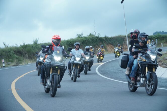 
Tips #Cari_Aman Berkendara Motor di Malam Hari, Persiapkan Hal ini