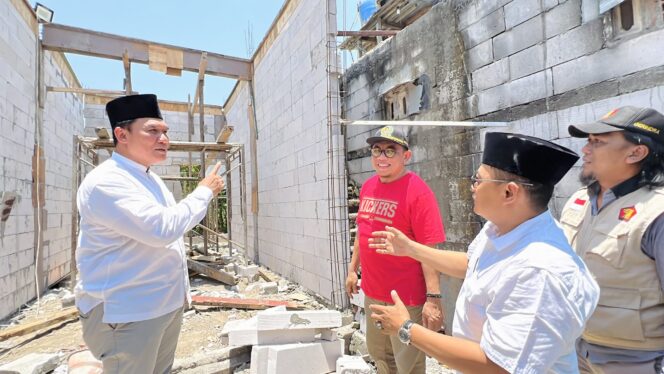 
BHS Pastikan Bantuan Bedah Rumah di Sidoarjo Mulai Dikerjakan
