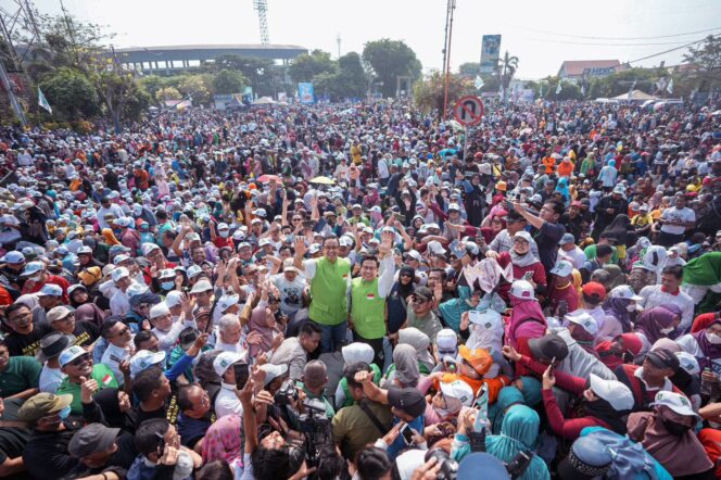 
Cak Imin Sapa Ribuan Massa di Sidoarjo
