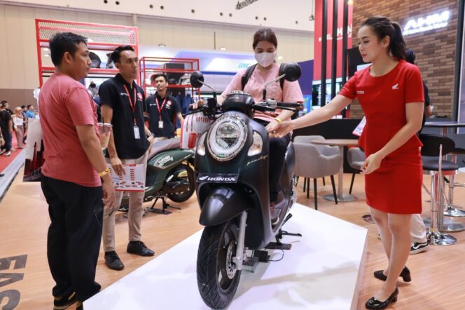 
Yuk Intip Model Terbaru Honda Scoopy yang Jadi Favorit Pengunjung IMOS+ 2023