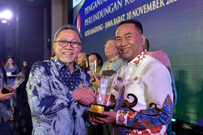 
Pemkab Probolinggo Raih Penghargaan Daerah Tertib Ukur Tahun 2022