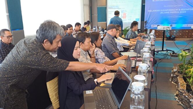 
Puluhan Jurnalis Media Member AMSI Antusias Ikuti Pelatihan Cek Fakta Bareng Google di Solo