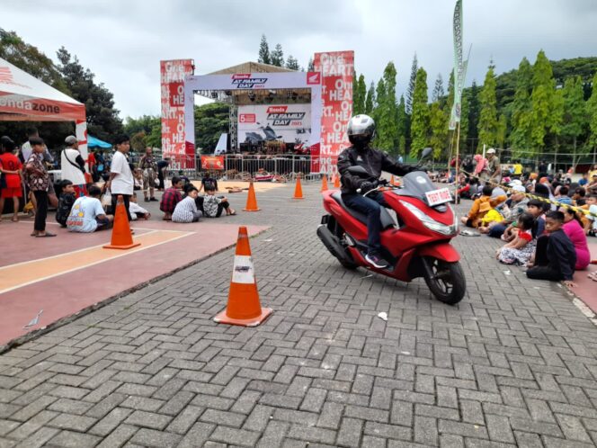 
Gelaran Honda AT Family di Lapangan Rampal Sukses Curi Perhatian Warga Kota Malang 