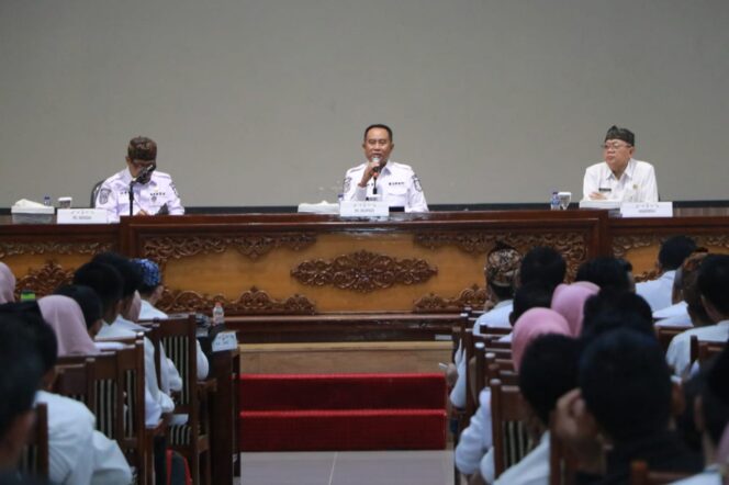 
Pimpin Rakor Program Prioritas, PJ Bupati Ugas Sebut Tahun 2024 Fokus Kurangi Angka Kemiskinan 