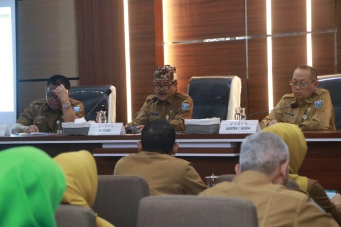 
Pj Sekda Heri Pimpin Rakor Persiapan Penilaian Adipura