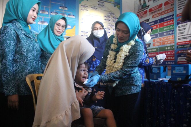 
Pemkab Probolinggo Targetkan 148.267 Anak Terima Imunisasi Polio Putaran Kedua