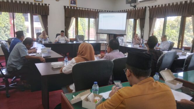 
Banmus DPRD Trenggalek Gelar Raker Agenda Kegiatan Maret