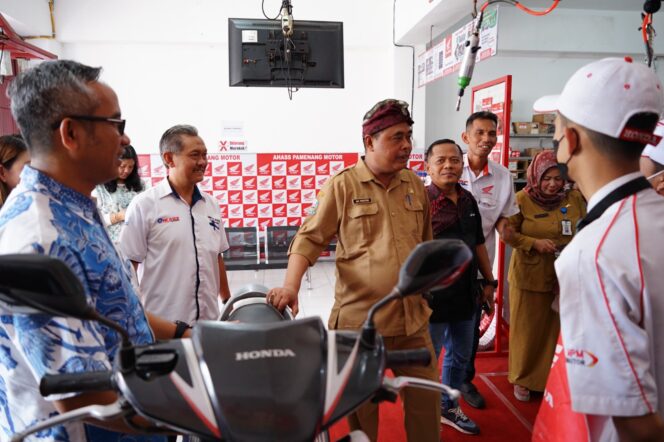 
Perkuat Sinergi Dunia Pendidikan, MPM Honda Jatim Resmikan Program Vokasi Berbasis TEFA