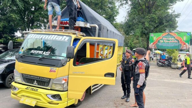 
Satu Truk Miras Gagal Diselundupkan ke Probolinggo