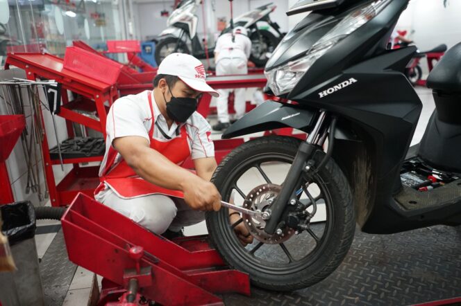 
Pentingnya Perawatan Kendaraan Saat Musim Hujan