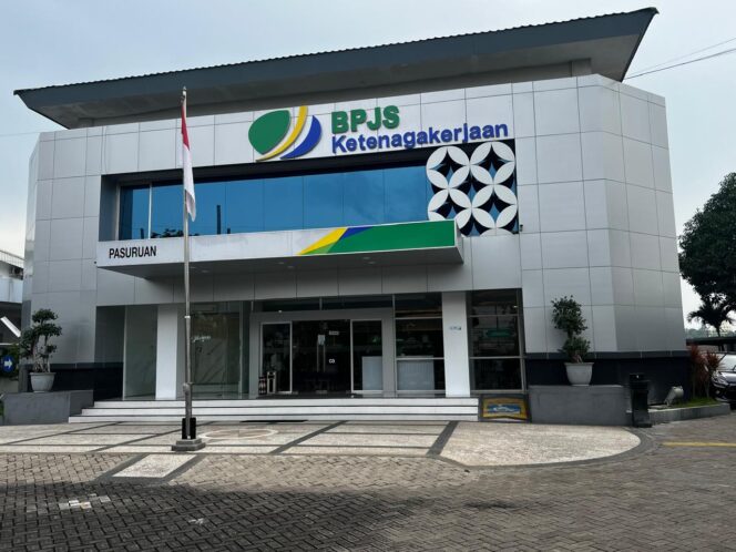 
Permudah Layanan, Daftar dan Bayar Iuran BPJS Ketenagakerjaan Kini Bisa di Kantor Pos