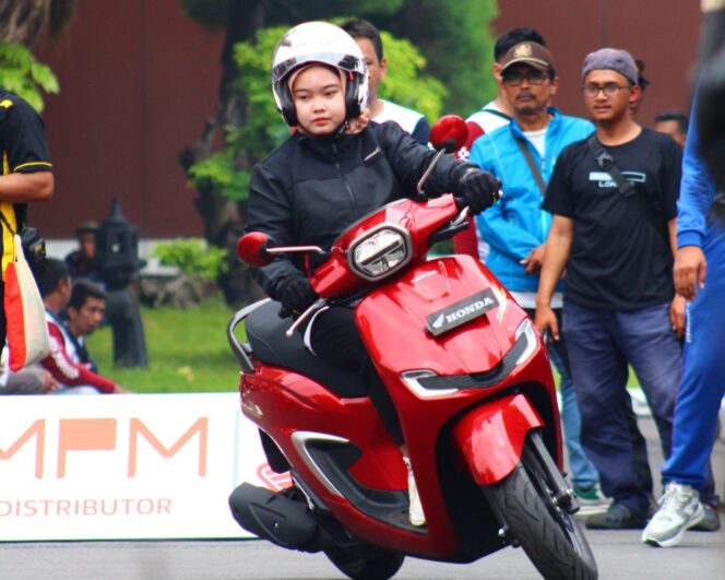 
Perempuan Indonesia #Cari_aman Berkendara, Kenali Teknik Berkendara yang Benar