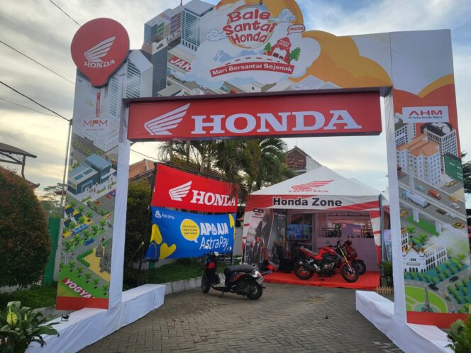 
Temani Pemudik, MPM Honda Jatim Sediakan Bale Santai Honda, Cek Lokasinya!